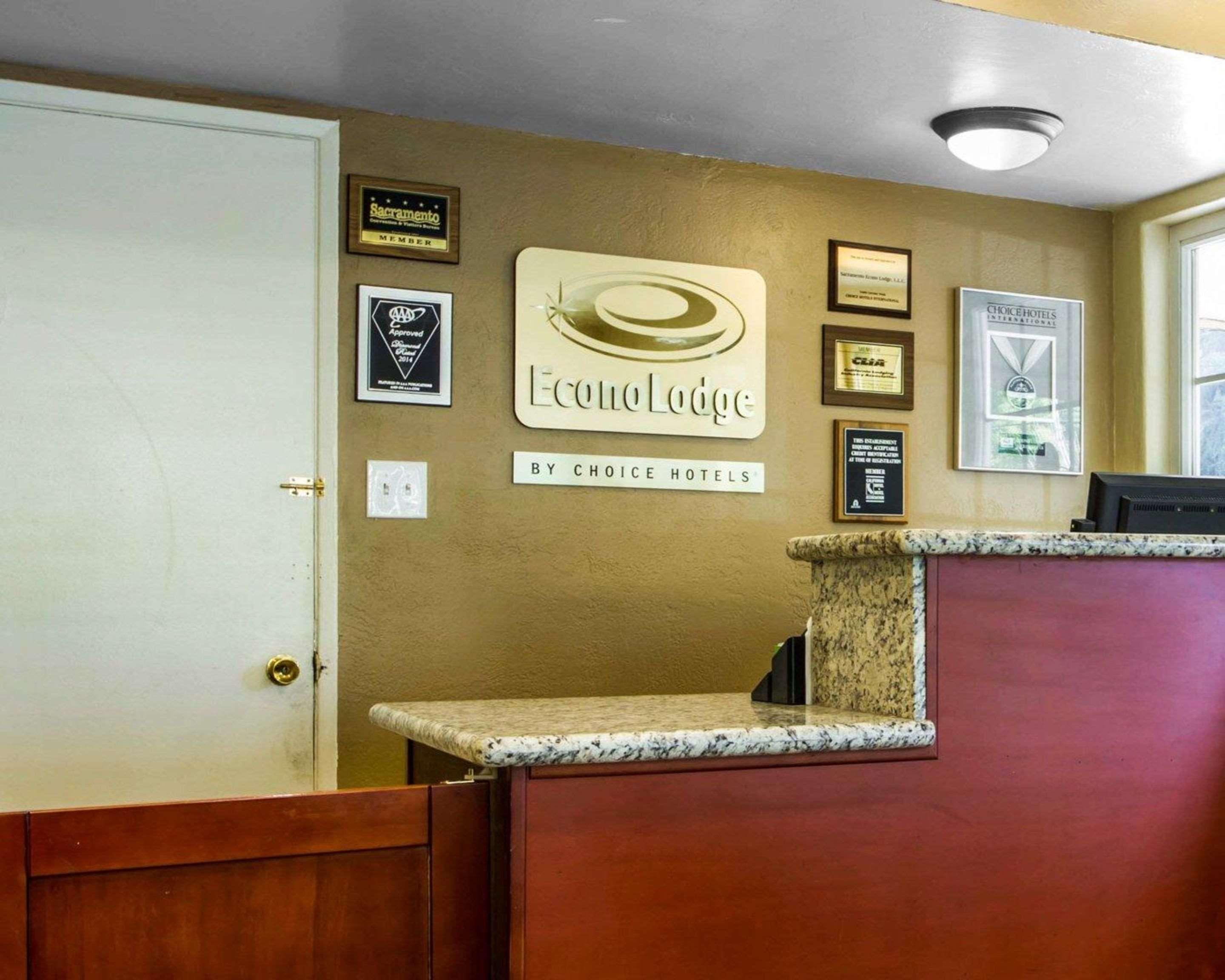 Econo Lodge Sacramento Convention Center Экстерьер фото