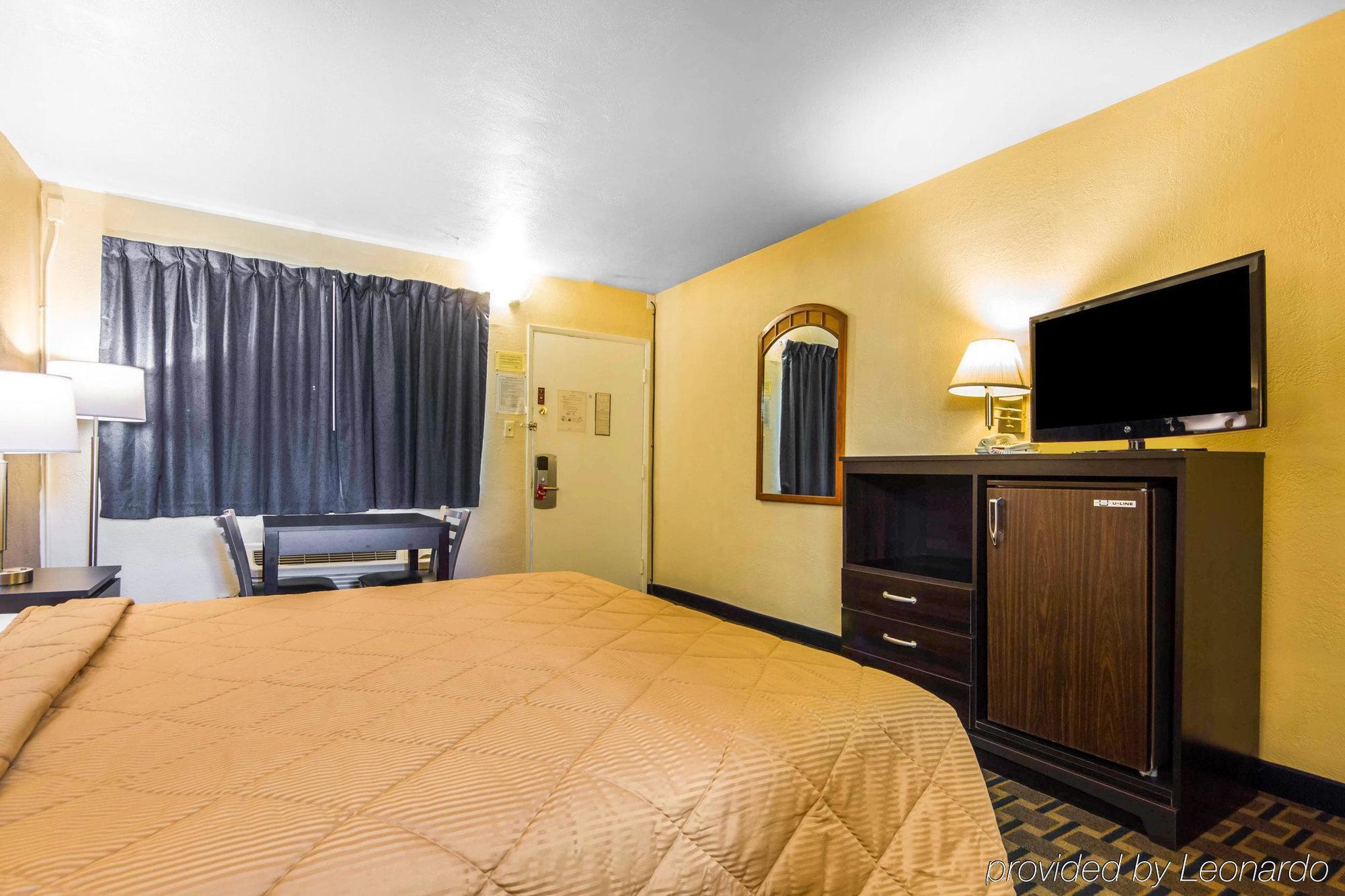 Econo Lodge Sacramento Convention Center Экстерьер фото