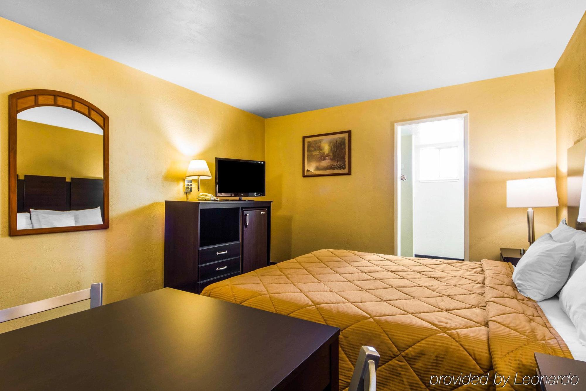 Econo Lodge Sacramento Convention Center Экстерьер фото