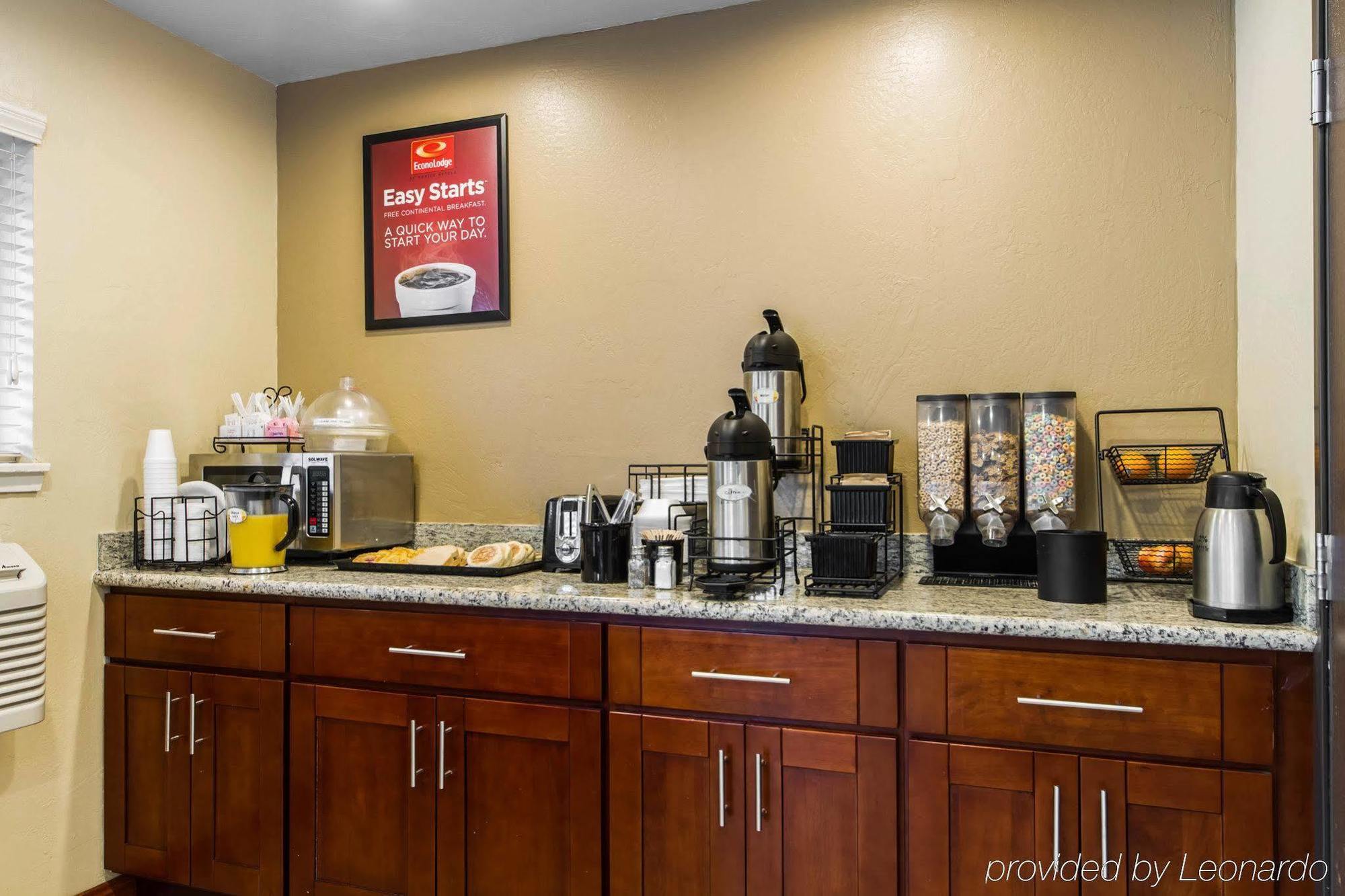 Econo Lodge Sacramento Convention Center Экстерьер фото